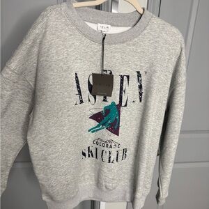 Le Lis Gray Crewneck Sweater with Graphic Design
